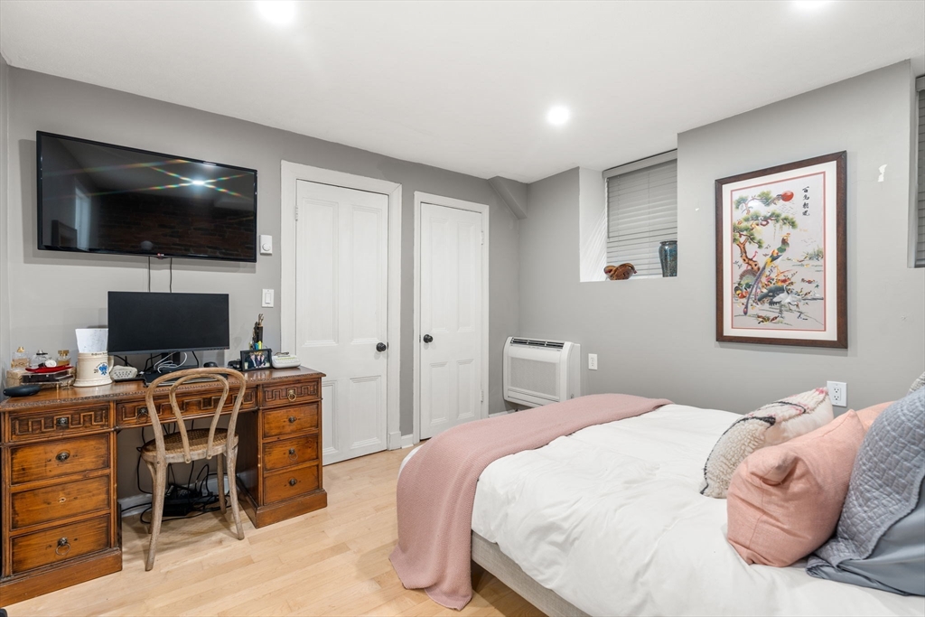 8 Melrose St, Back Bay