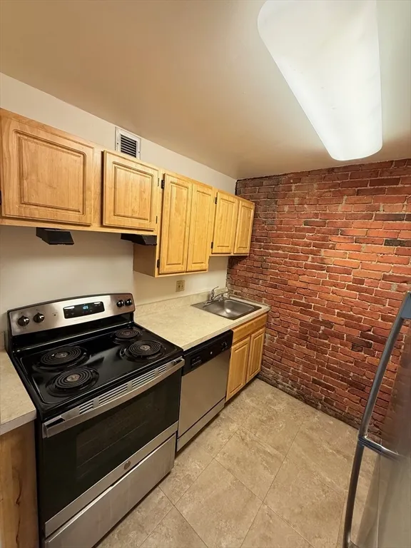 66 Westland Ave, Fenway