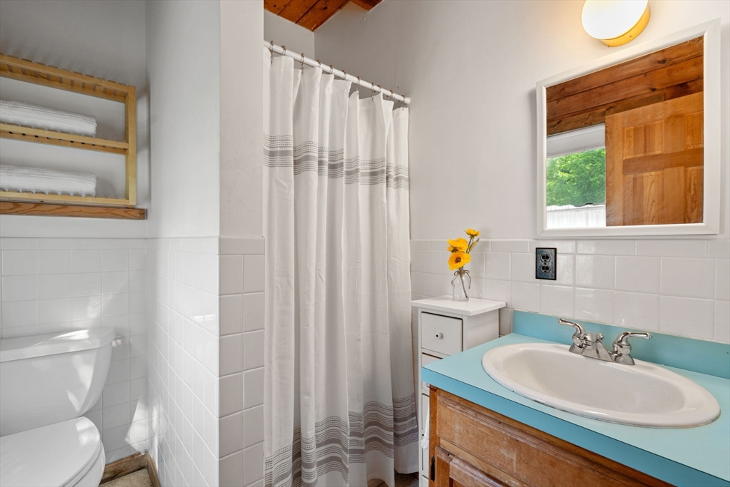 54 Marshall St, Duxbury