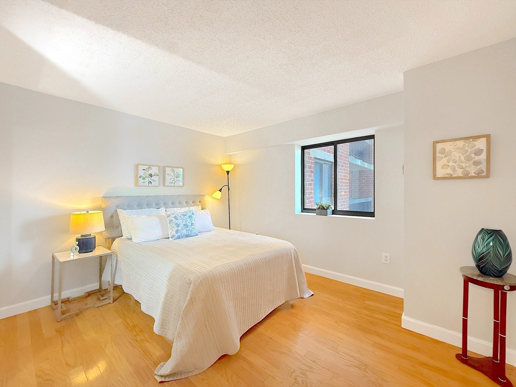 15 N Beacon St, Allston