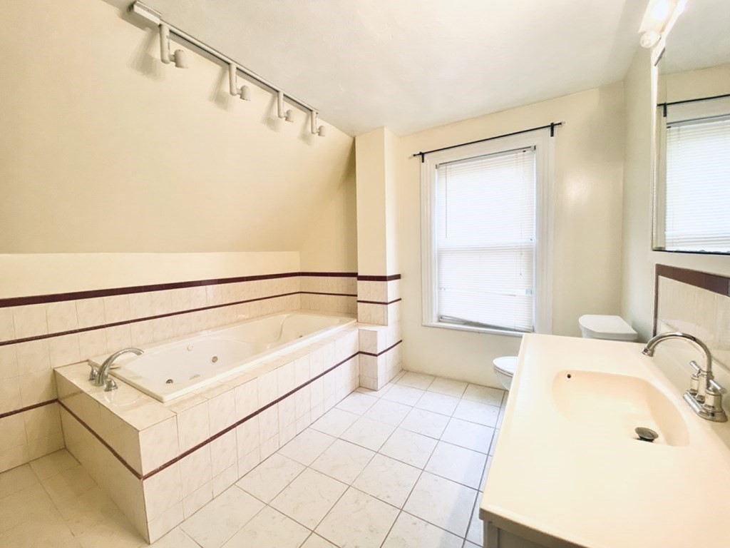 20 Crystal, Worcester