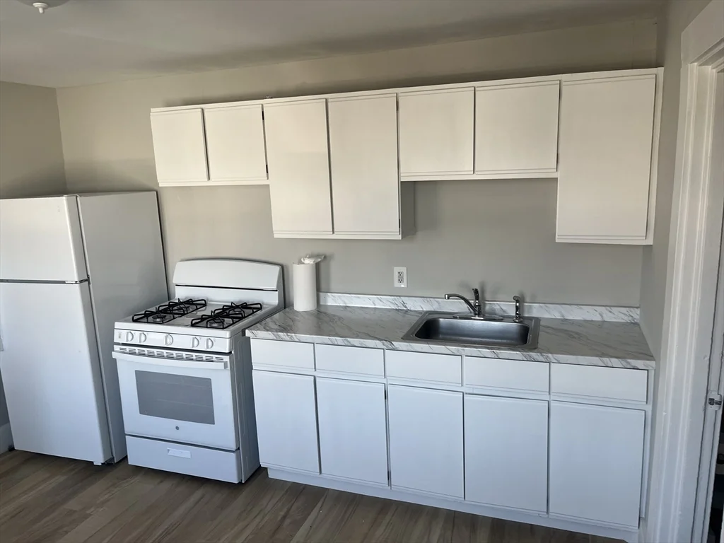 159 E Central, Franklin