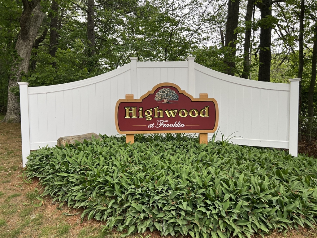 97 Highwood Dr, Franklin