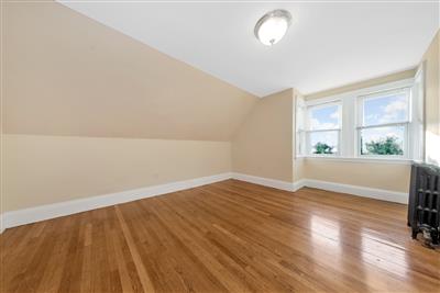 5 Murdock Ter, Brighton