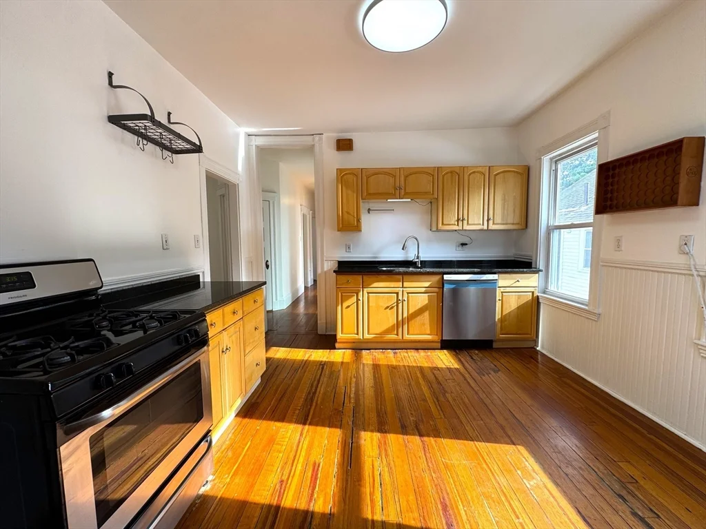 67 Washburn Ave, North Cambridge