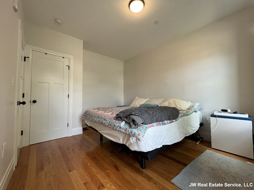 849 Cummins Highway, Mattapan