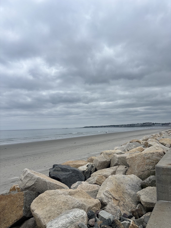 86 Manomet Ave, Hull