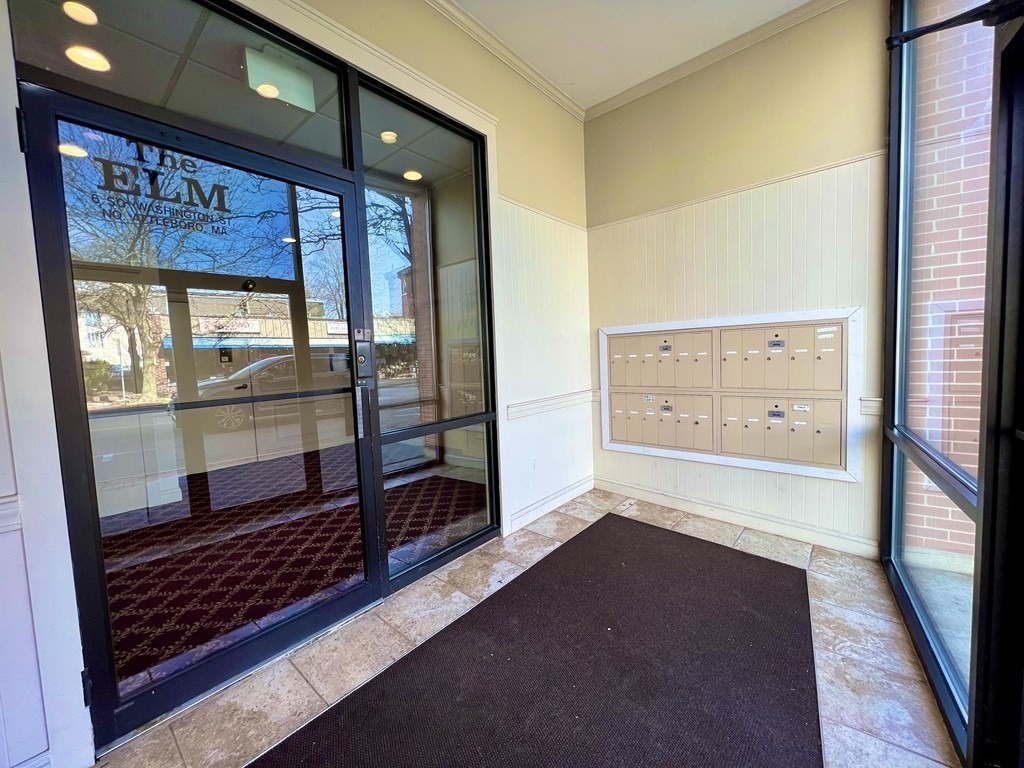 6 S Washington St, North Attleboro