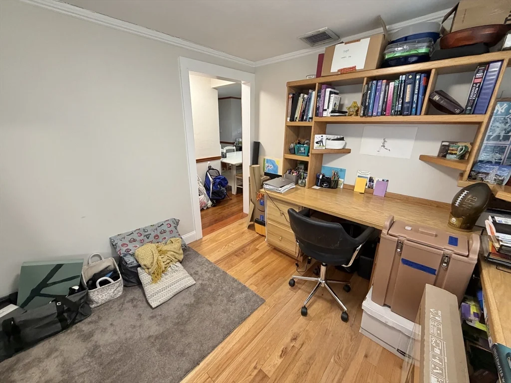 176 Upland Ave, Newton