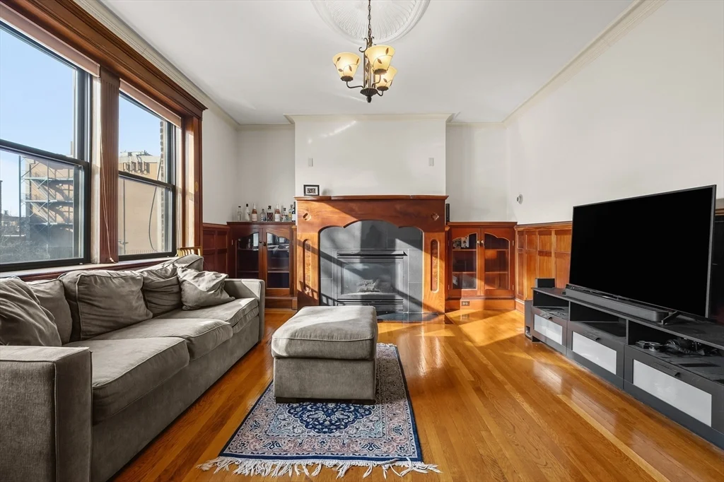 25 Stearns Rd, Coolidge Corner