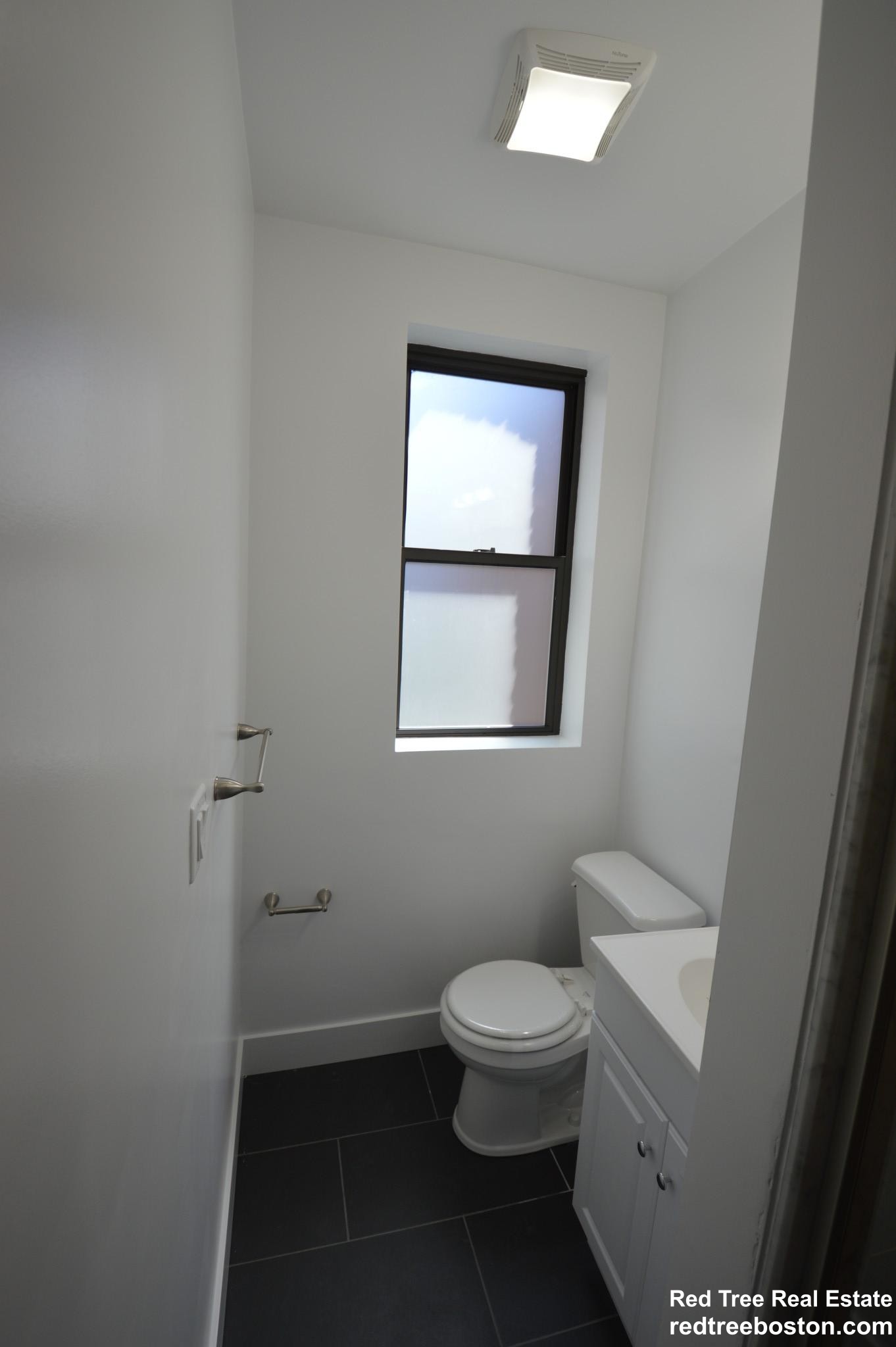 11 Queensberry St, Fenway