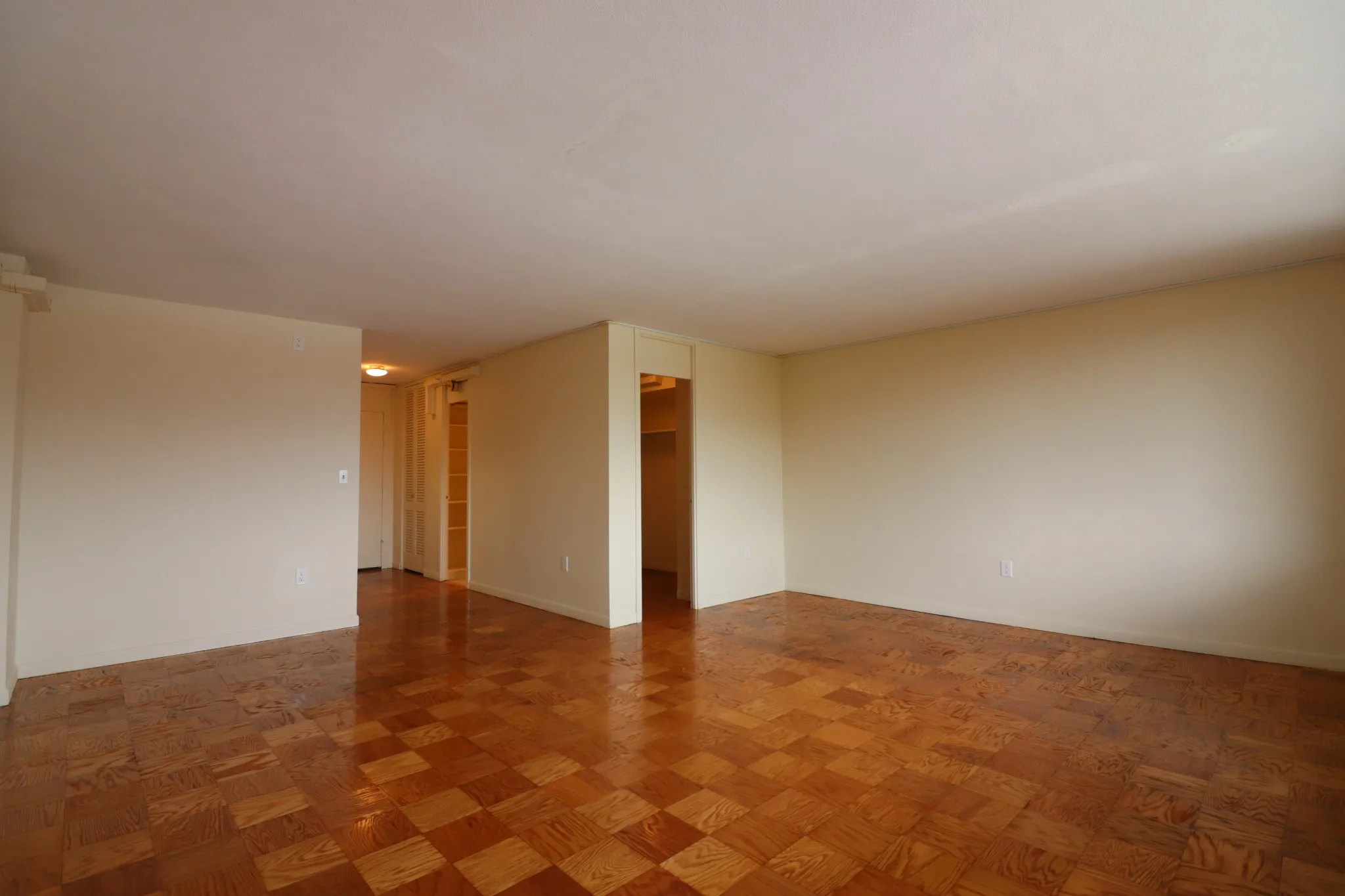 101 Monmouth St, Longwood