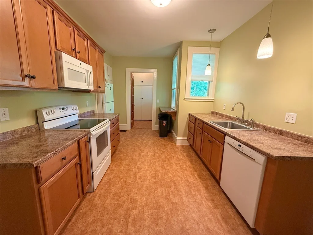209 Bacon St, Natick