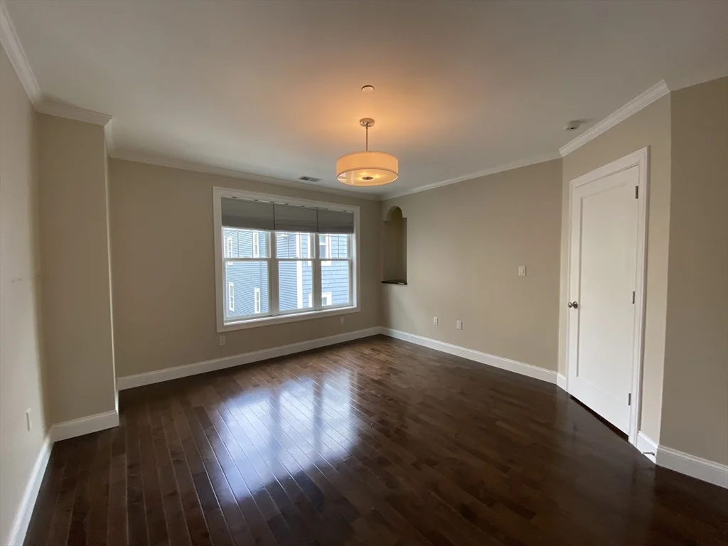 171 Bowen St, South Boston