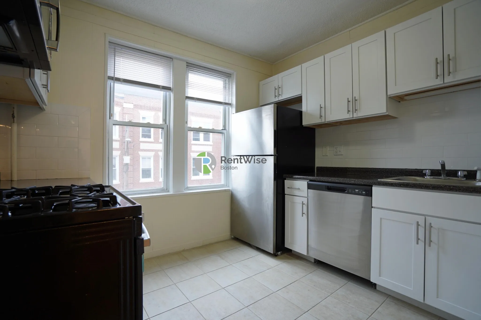 518 Cambridge St, Allston