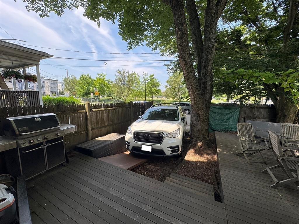 12 Lincoln Pwky, Ward Two