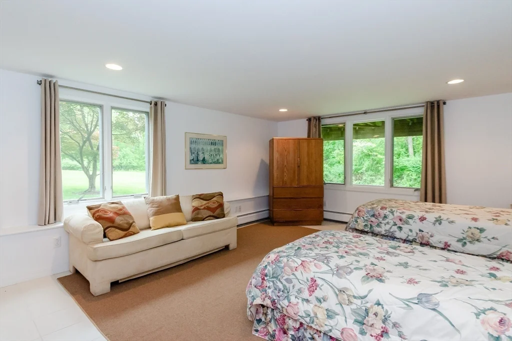 3 Nonquitt Ave, Nonquitt