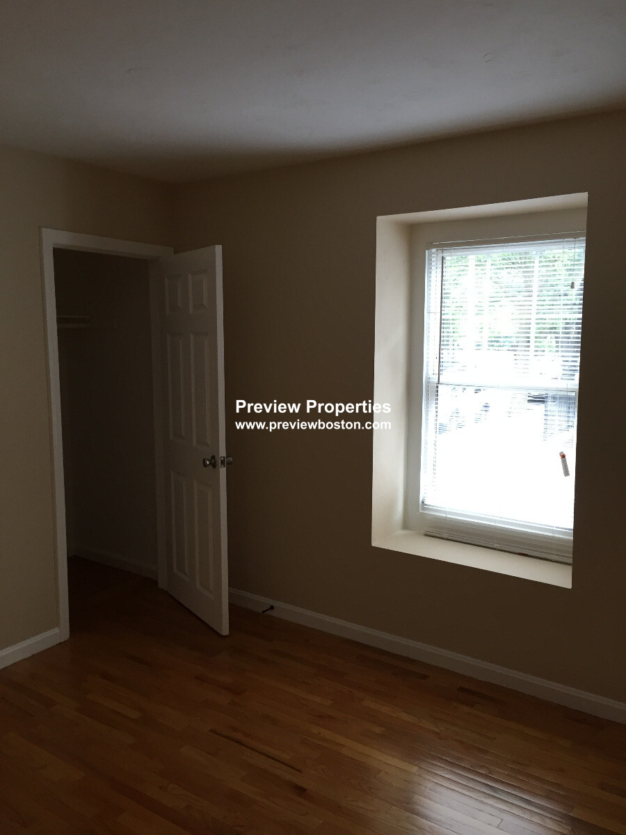 712 Shawmut Ave, South End