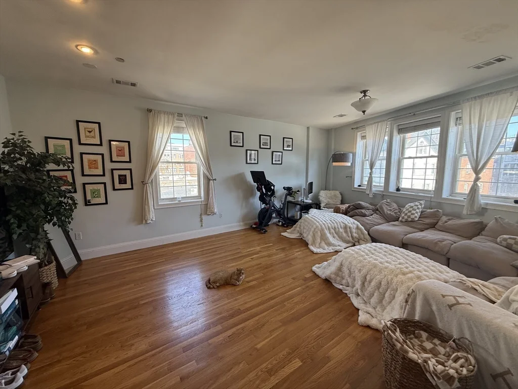 119 Dorchester St, South Boston