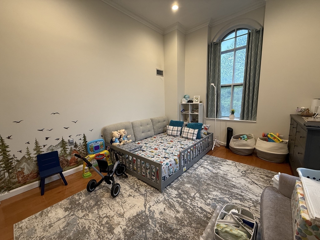 100 Captain's Row, Chelsea