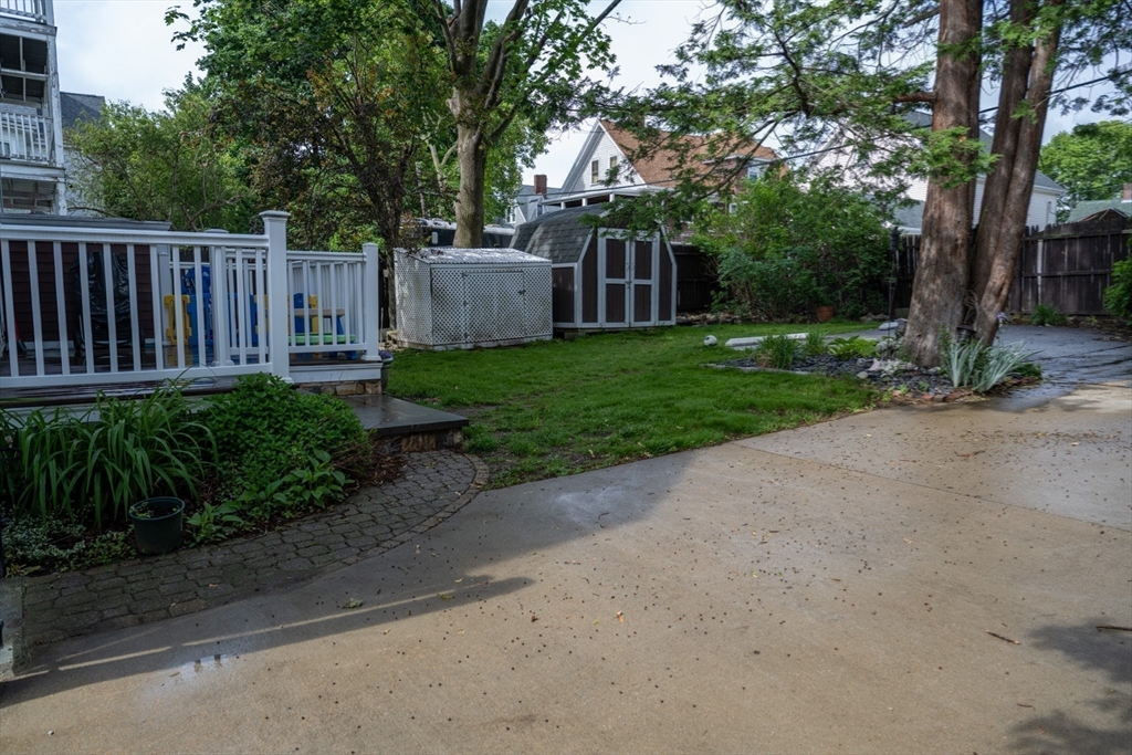 726 Metropolitan Ave, Hyde Park