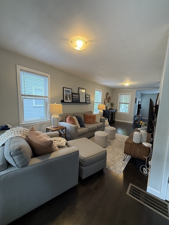 16 Church St, Natick