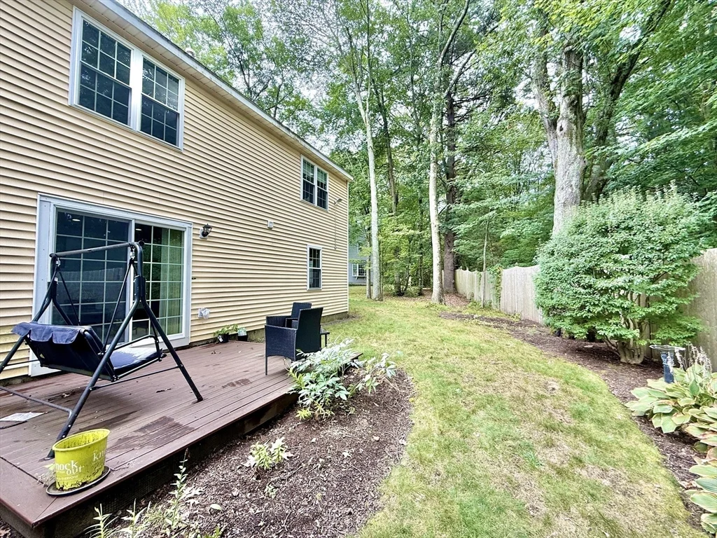 25 Homeward Ln, Natick