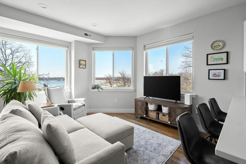 1400 Columbia Rd, South Boston