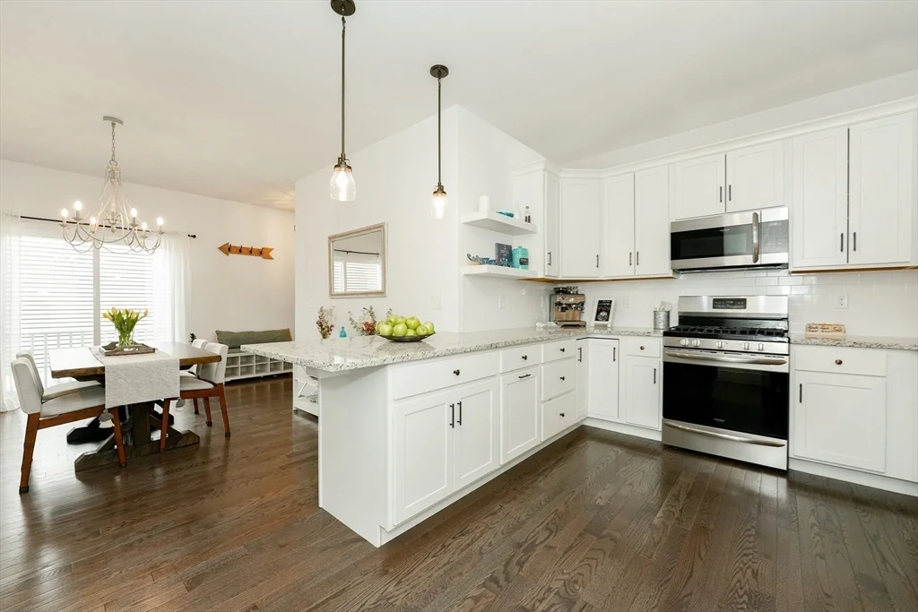 18 Cleary Cir, Norfolk