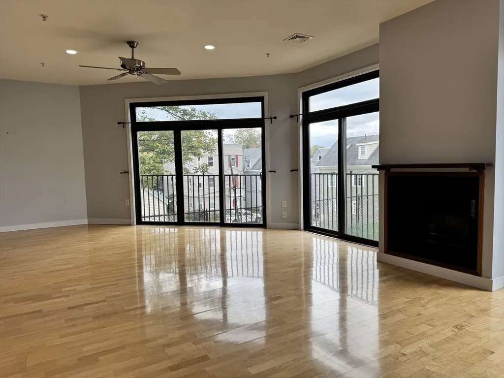 950 Dorchester Ave, Dorchester