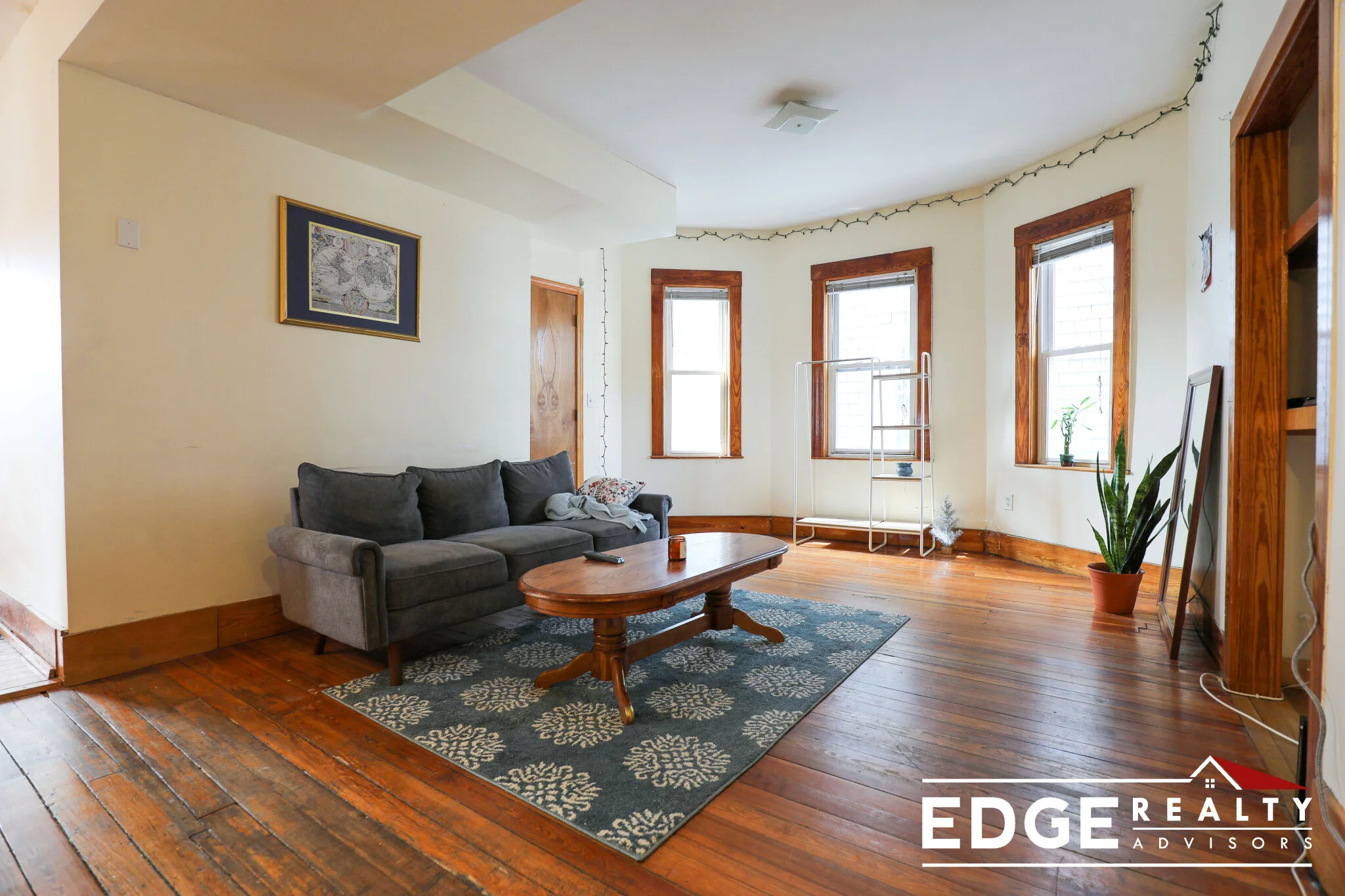 356 Faneuil St, Oak Square