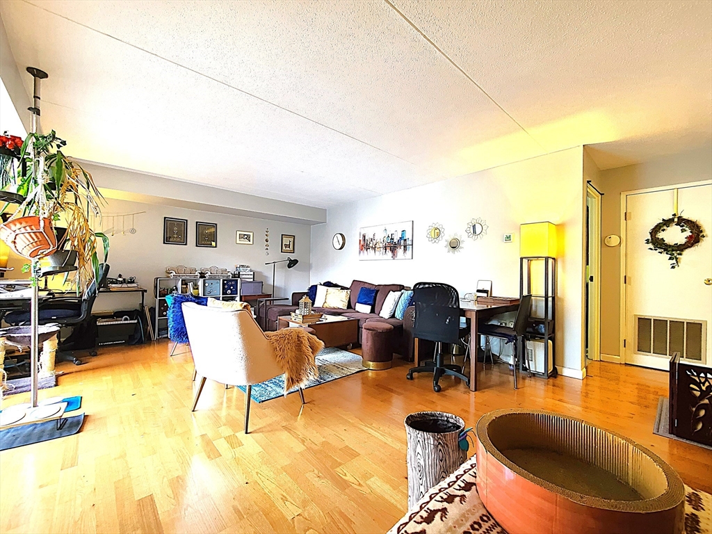 1243 Beacon St, Coolidge Corner