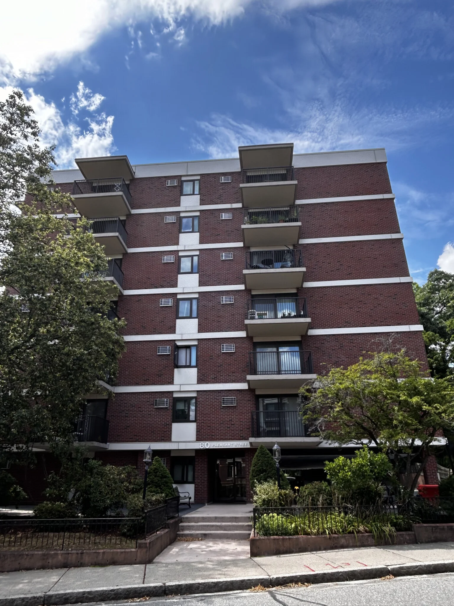 80 Pleasant St, Coolidge Corner