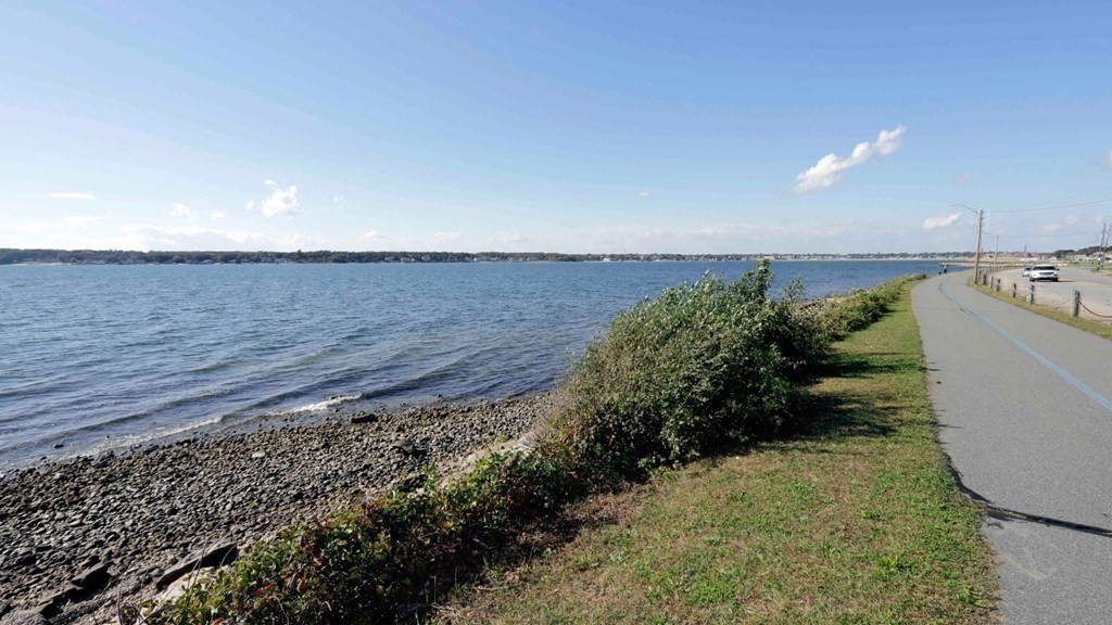 672 W Rodney French Blvd, Far North