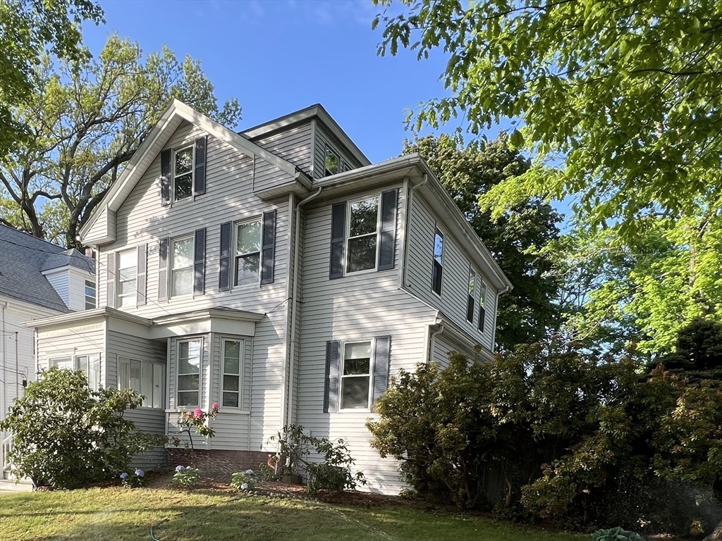 254 Park St, West Roxbury