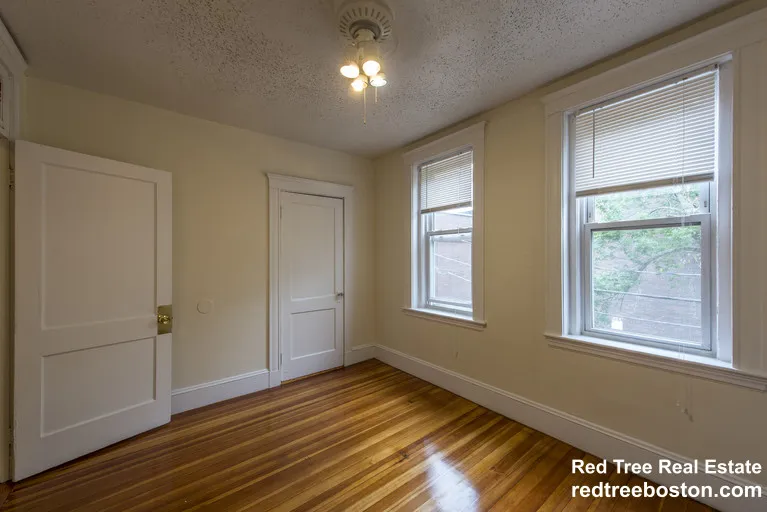 524 Cambridge St, Brighton