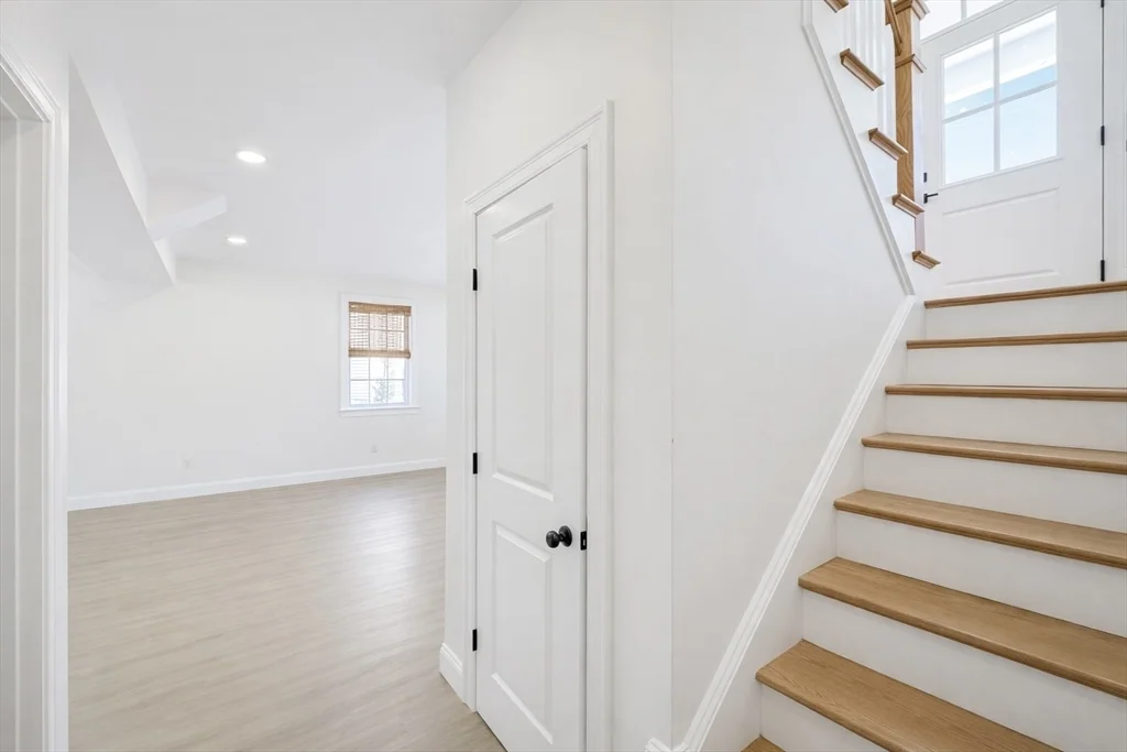 261 Main St, Shrewsbury