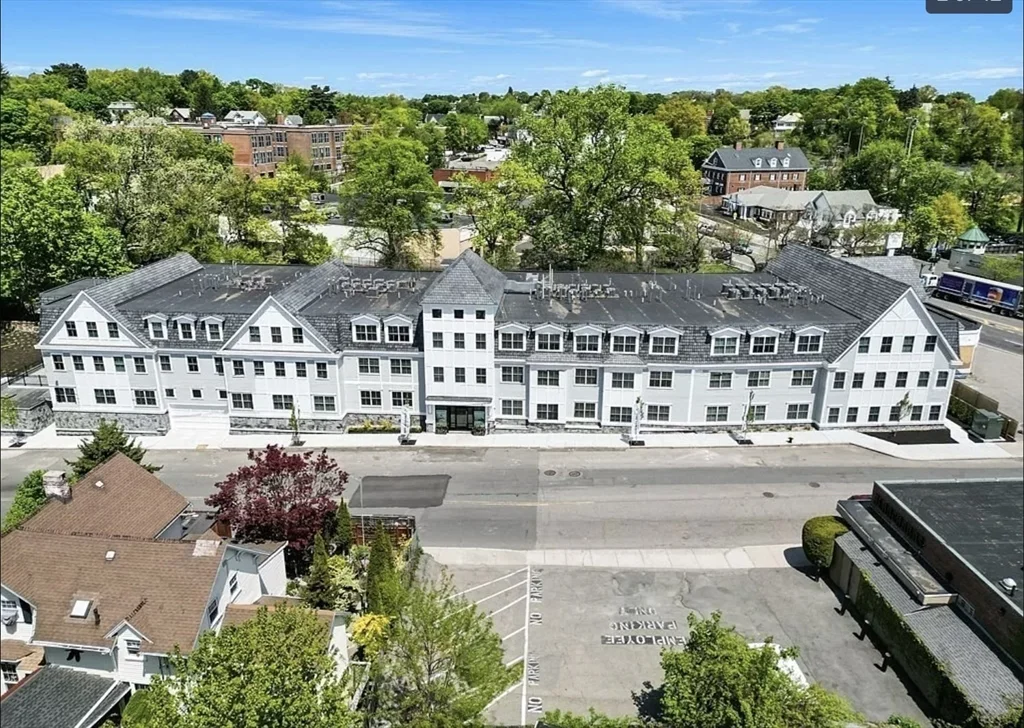 425 Lagrange St, West Roxbury