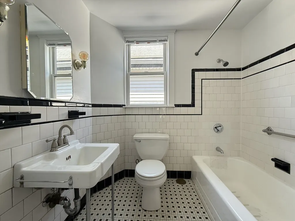 35A Kingston St, Davis Square