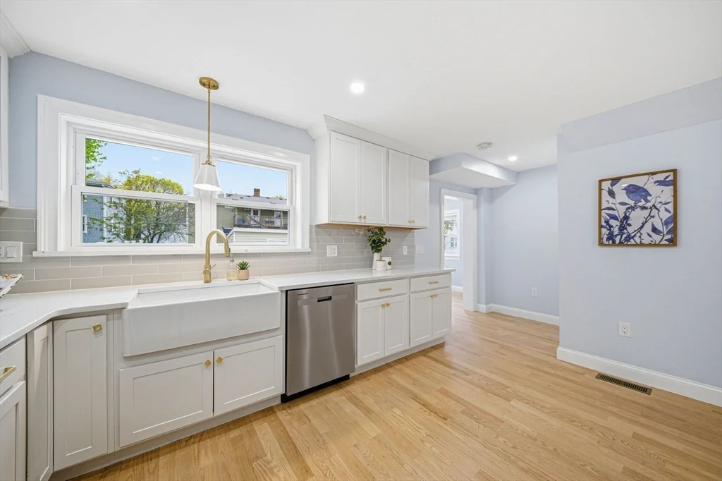 30 Arnold St, Quincy