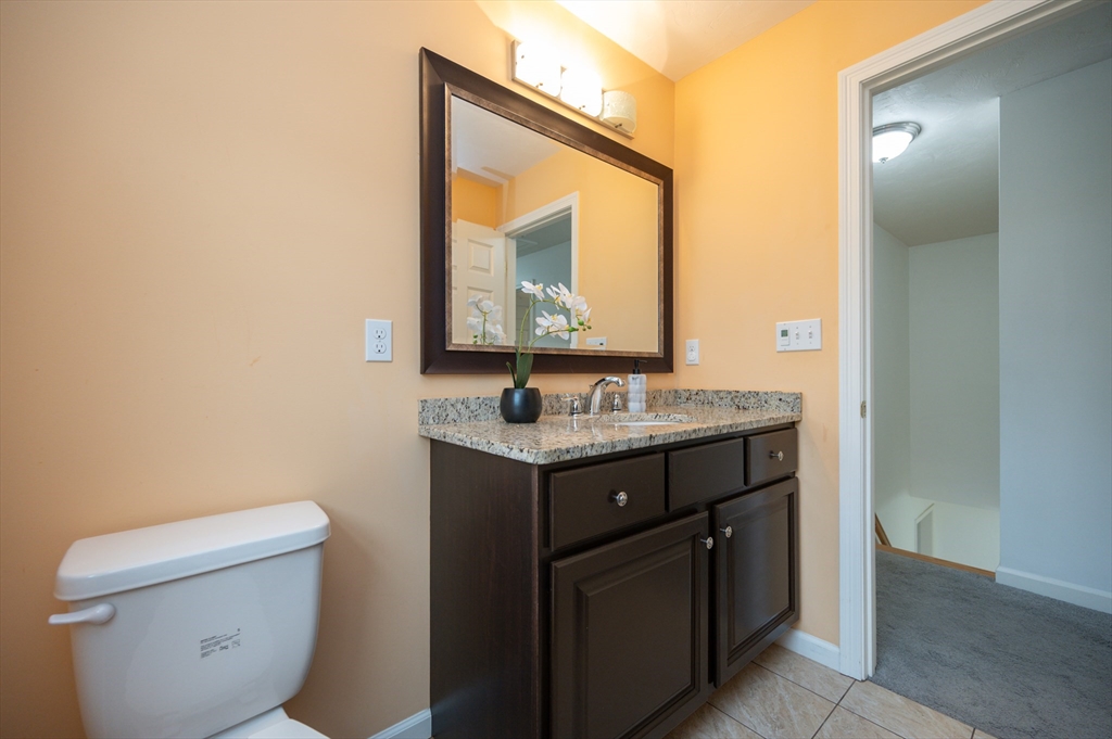 7 Willow Brook Ln, Blackstone