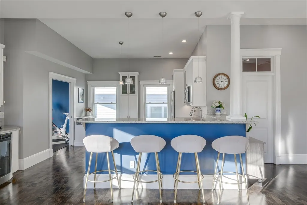 41 Farragut Rd, South Boston