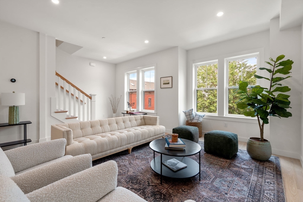 176 School St, Jamaica Plain