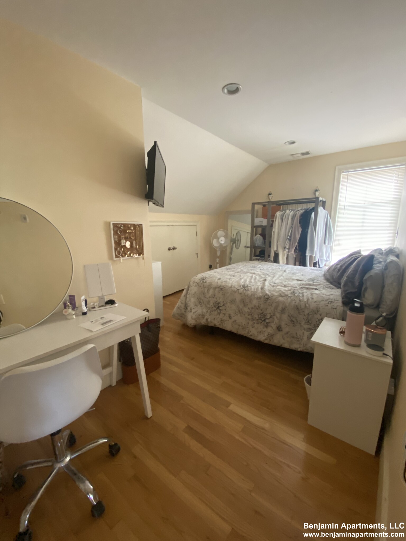 11 Sparhawk St, Oak Square