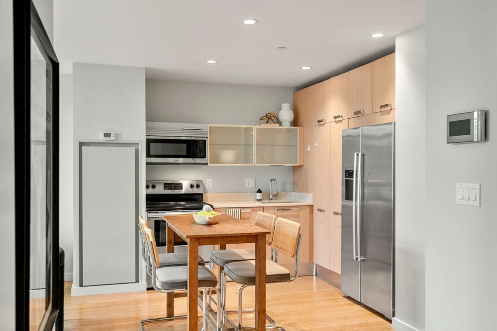 691 Massachusetts Ave, Roxbury