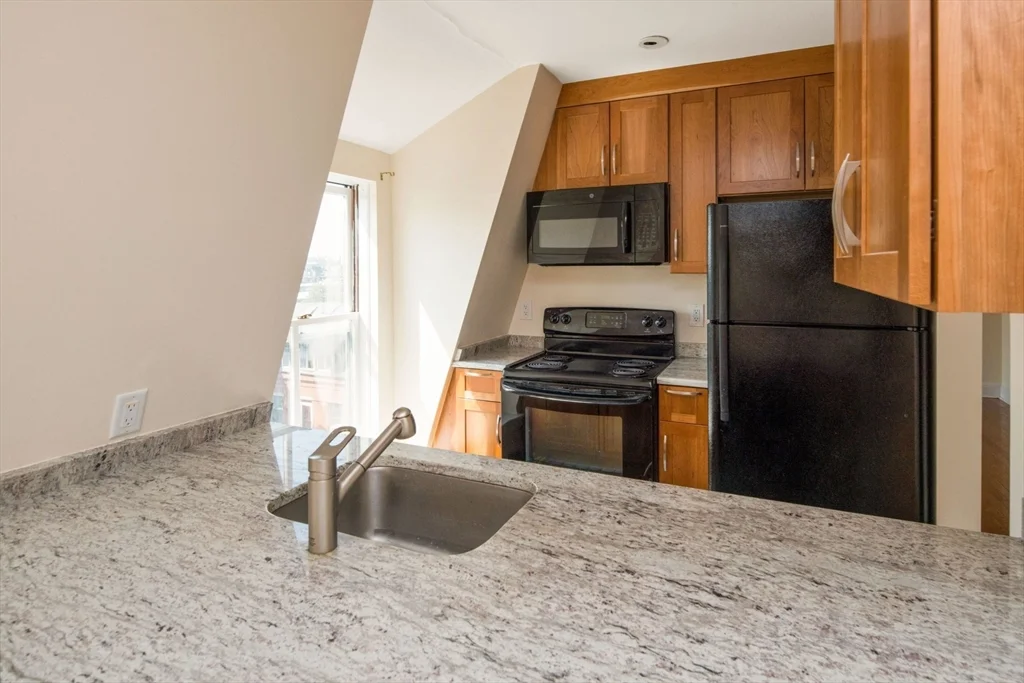 42 W Newton St, South End