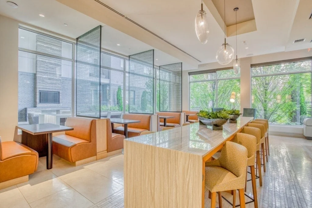 60 Locust St, Medford