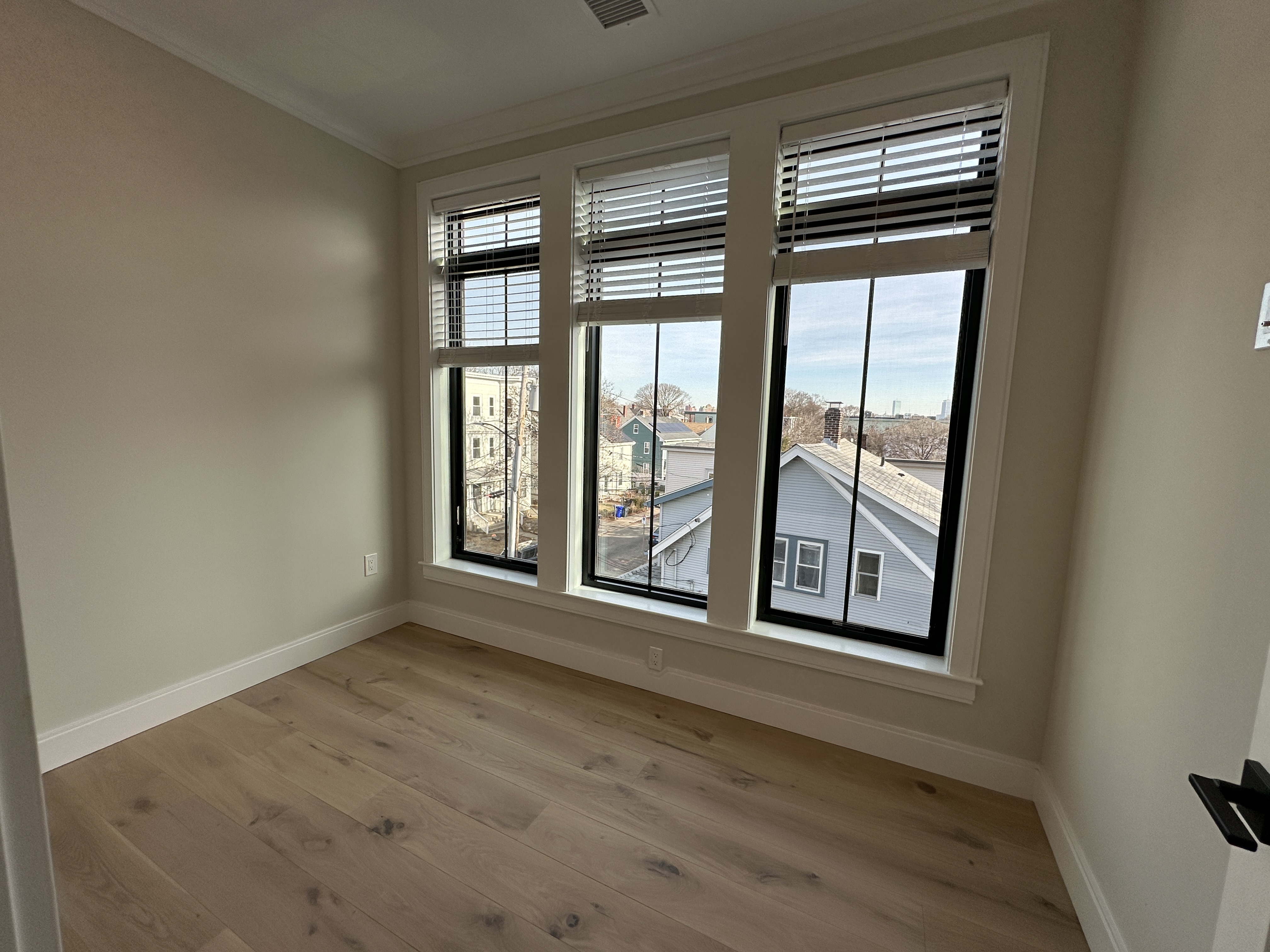 157 Everett St, Allston