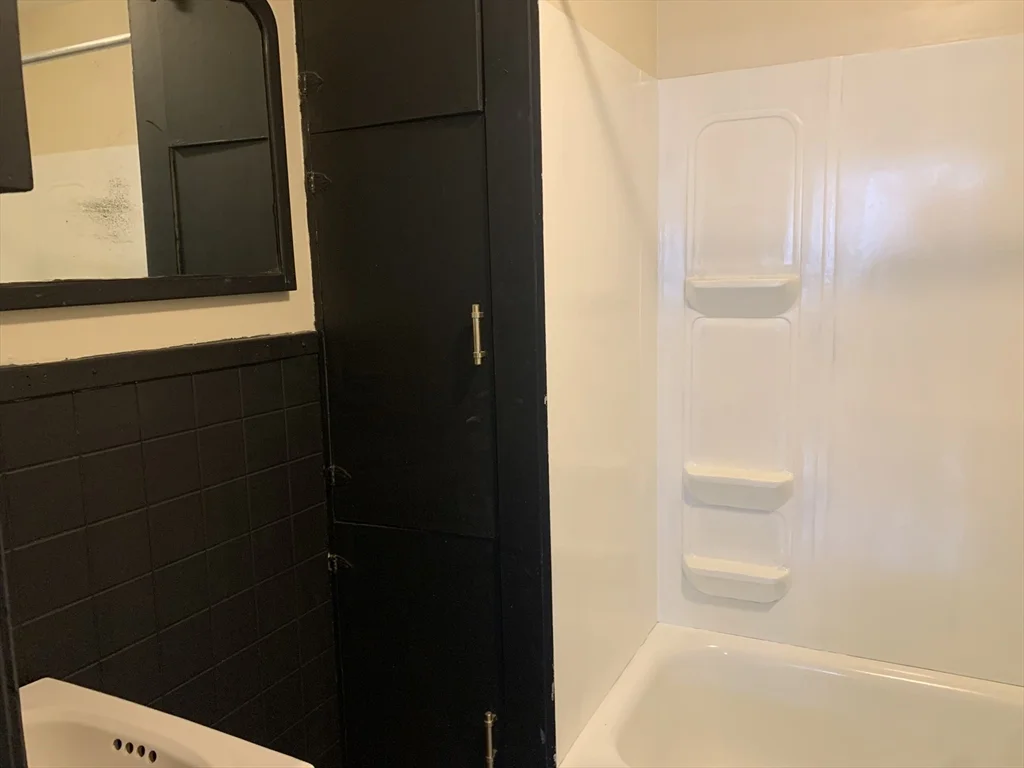 108 Elmwood, Swansea