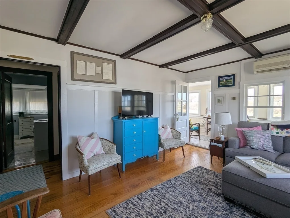 12 Cove Rd, Little Neck